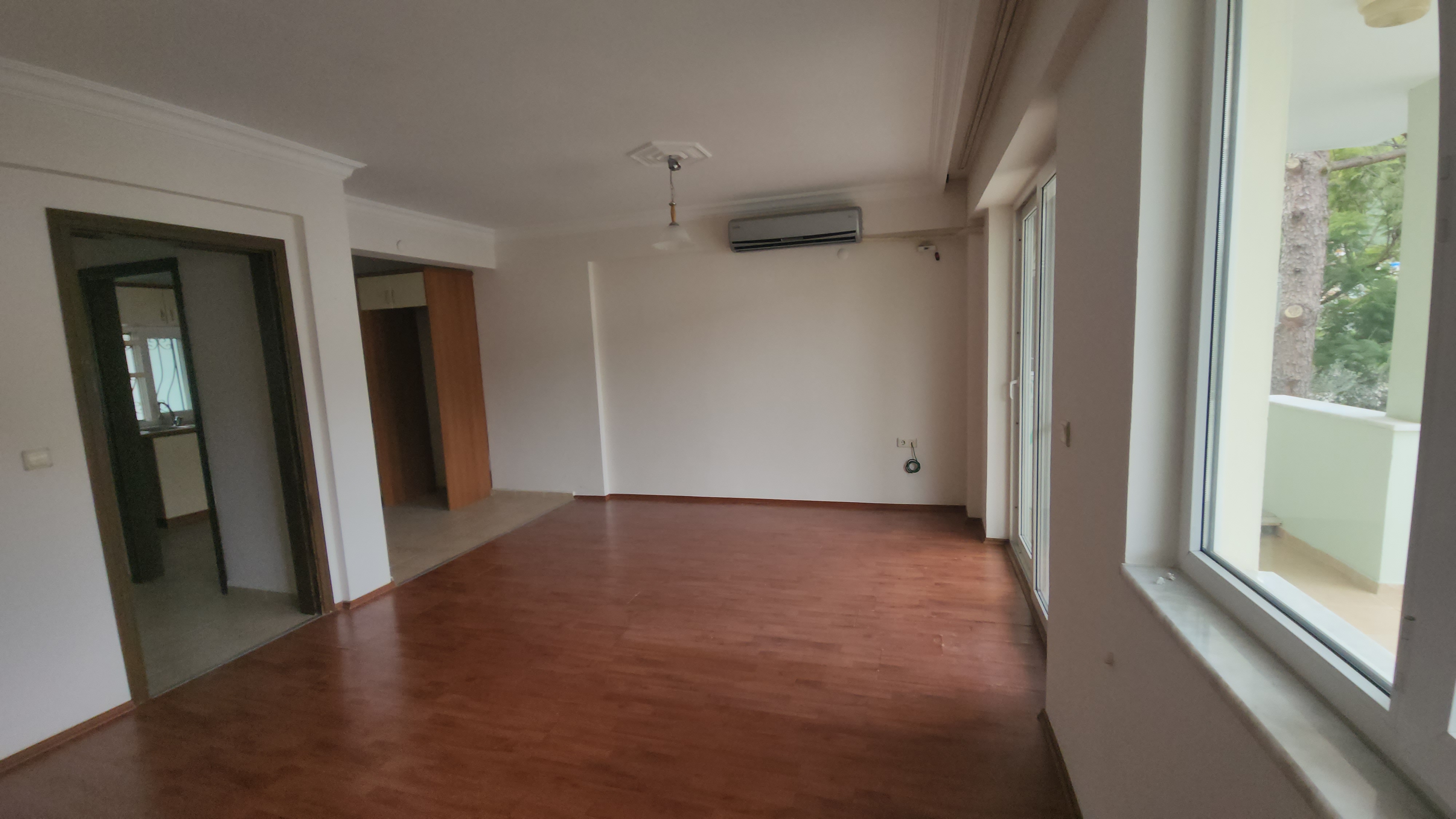 Comfortable Apartment In Tranquil Street - 7