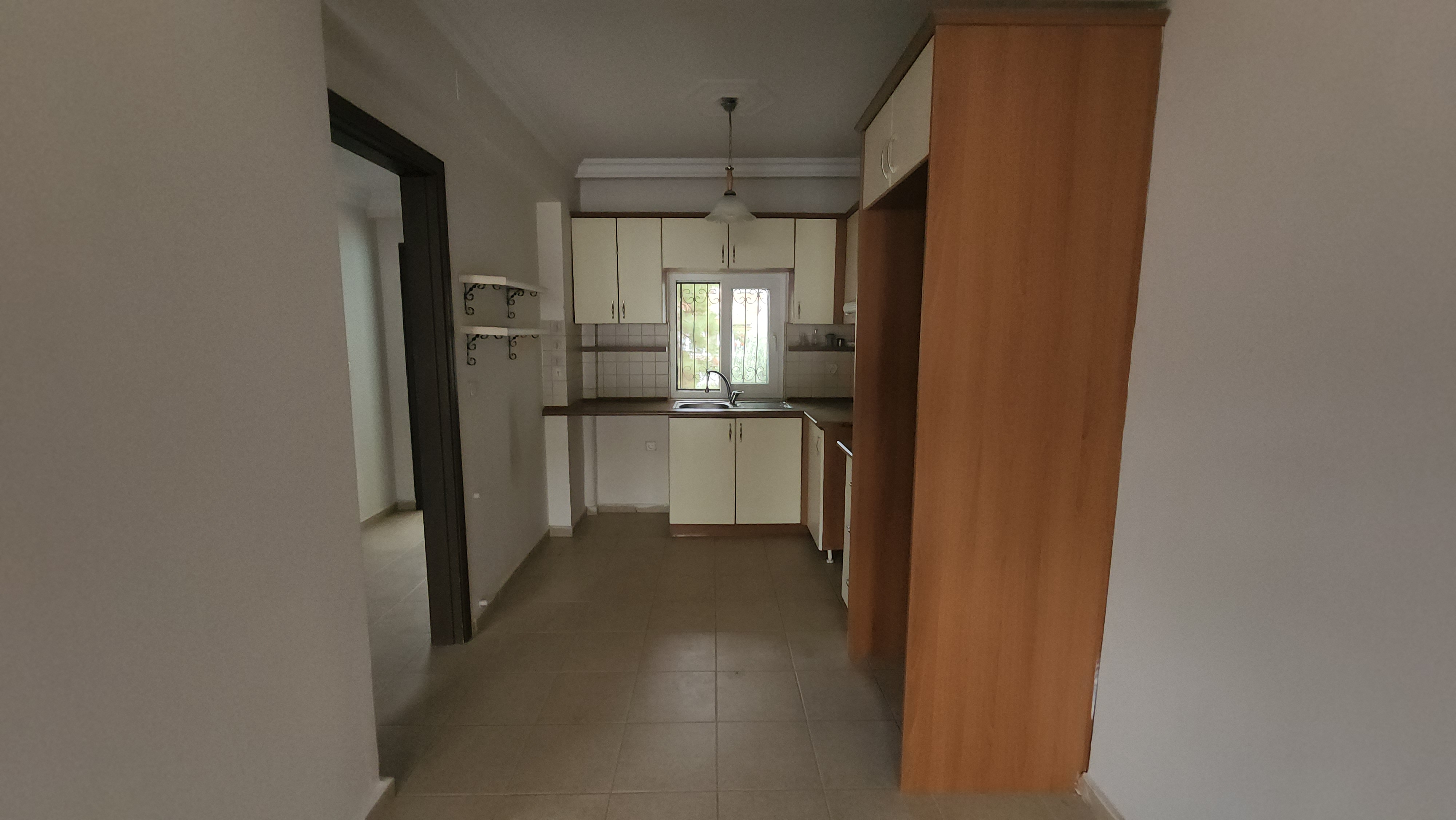 Comfortable Apartment In Tranquil Street - 10