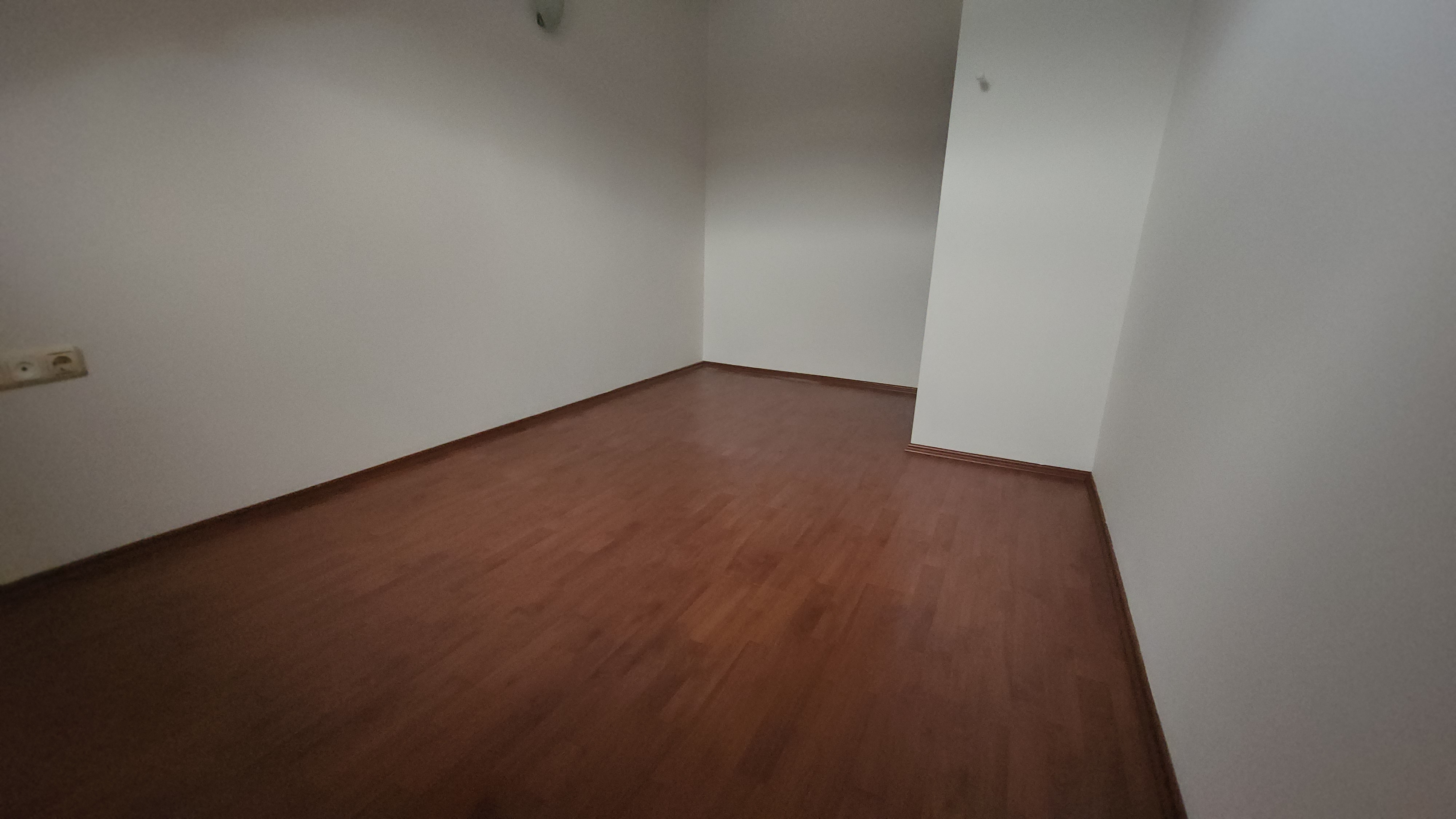 Comfortable Apartment In Tranquil Street - 16