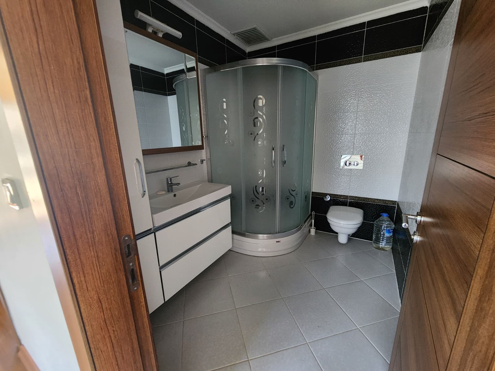 Classy Villa Near Sandy Beaches - 23