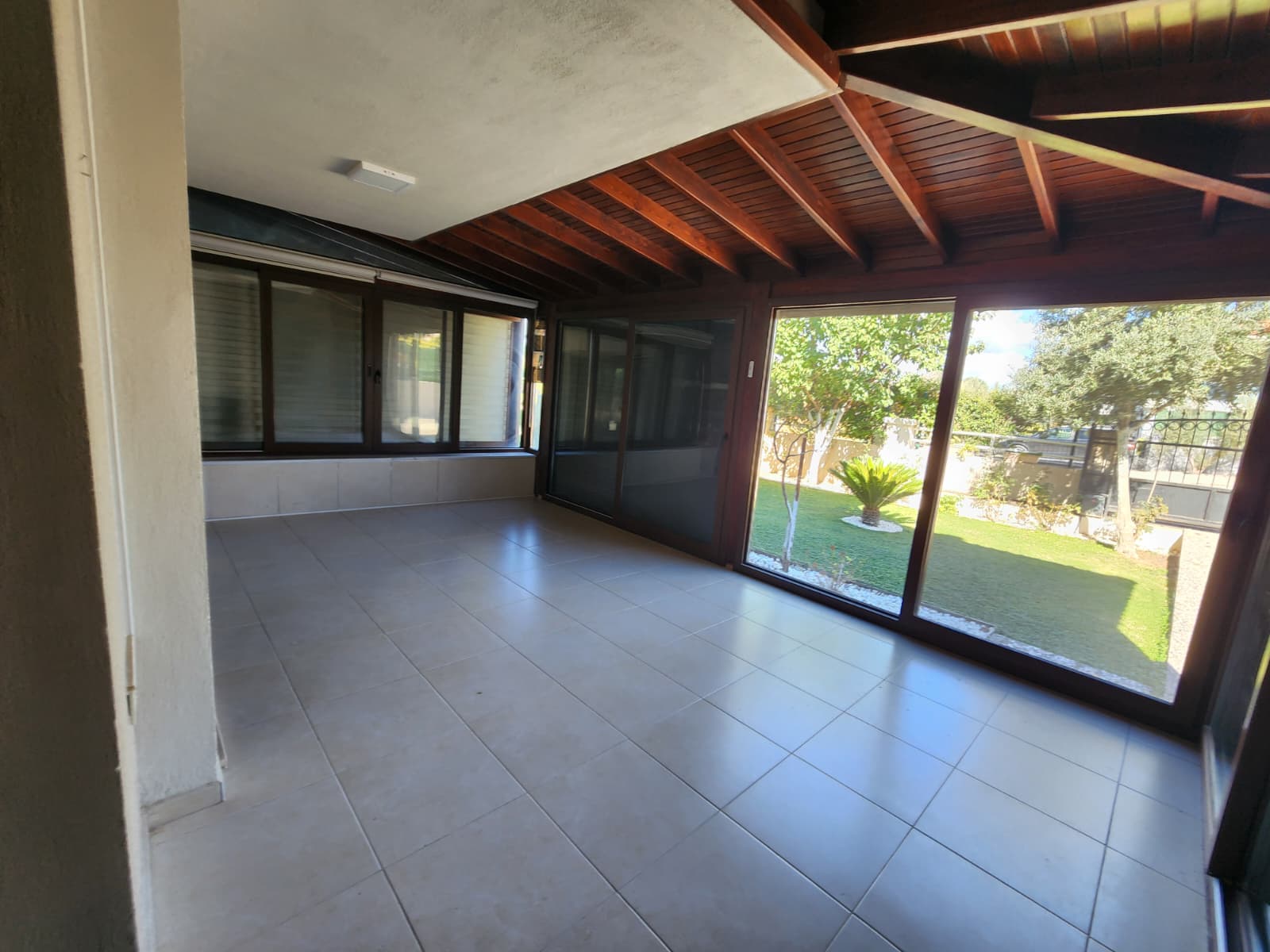 Classy Villa Near Sandy Beaches - 16