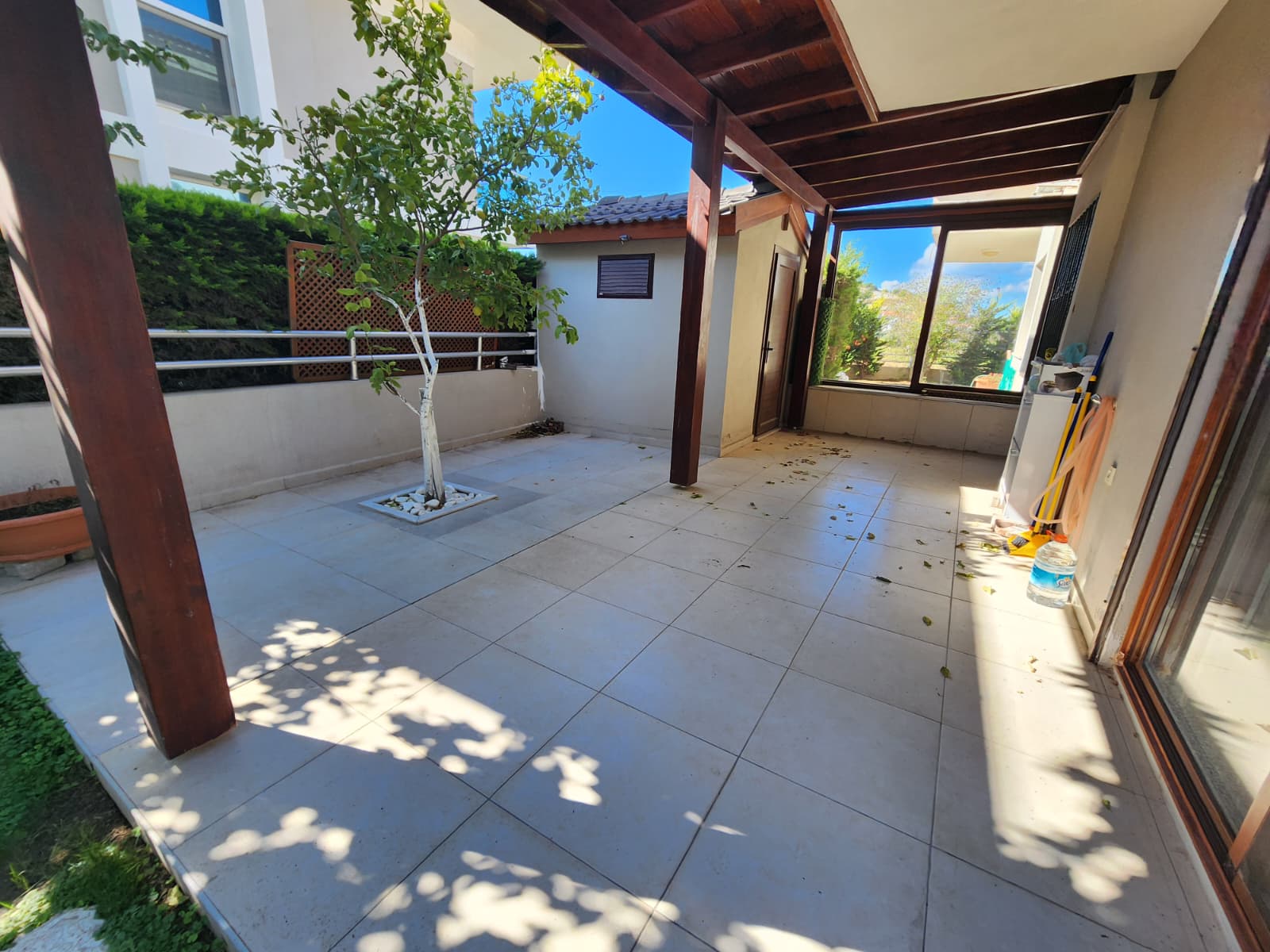 Classy Villa Near Sandy Beaches - 29